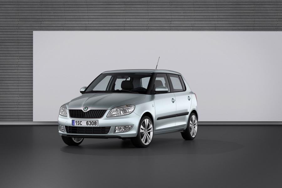  Skoda Fabia 2010 года  (фото 2 из 57)